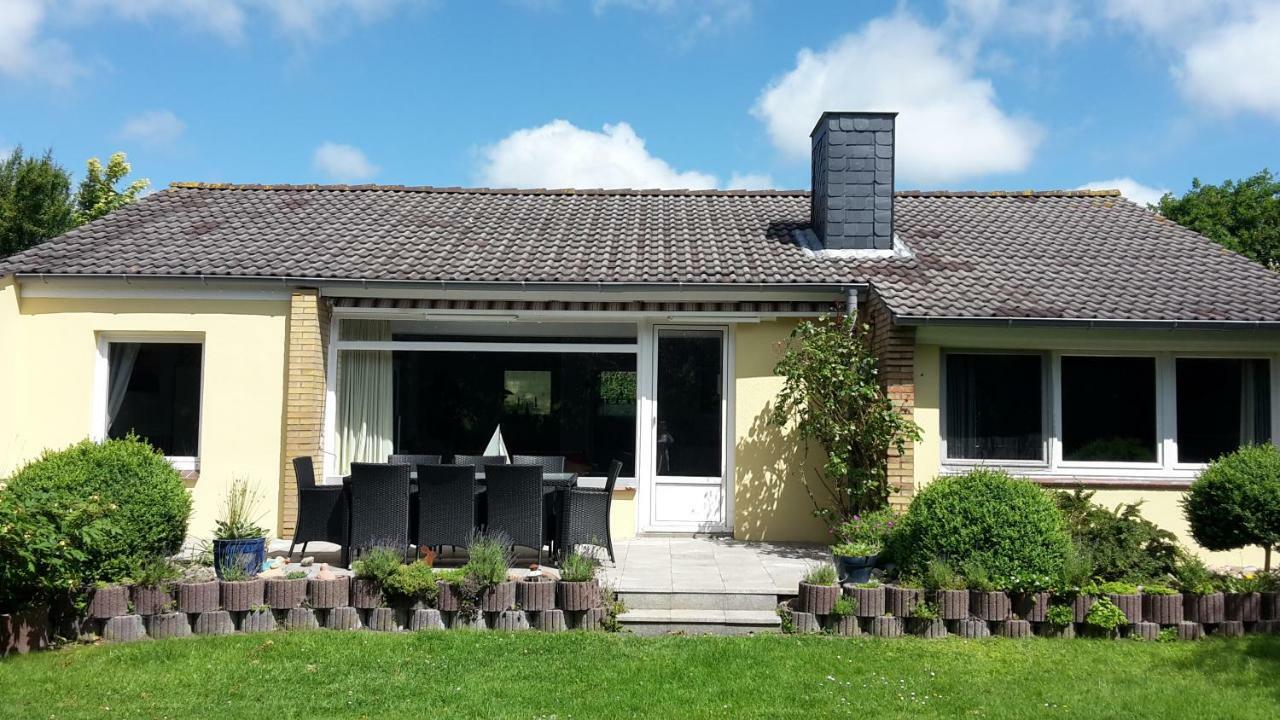 Ferienhaus "Achtern Diek" Villa Busum Exterior photo